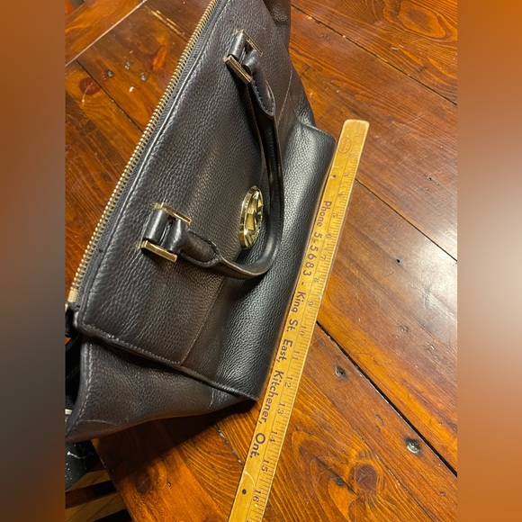 Michael Kors | Hudson Black Pebbled Leather Satchel - Picture 5 of 14